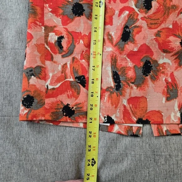 Ann Taylor Women's Pencil  Skirt Lined Vented Back Zip Floral Pattern Size 4 - Picture 8 of 8